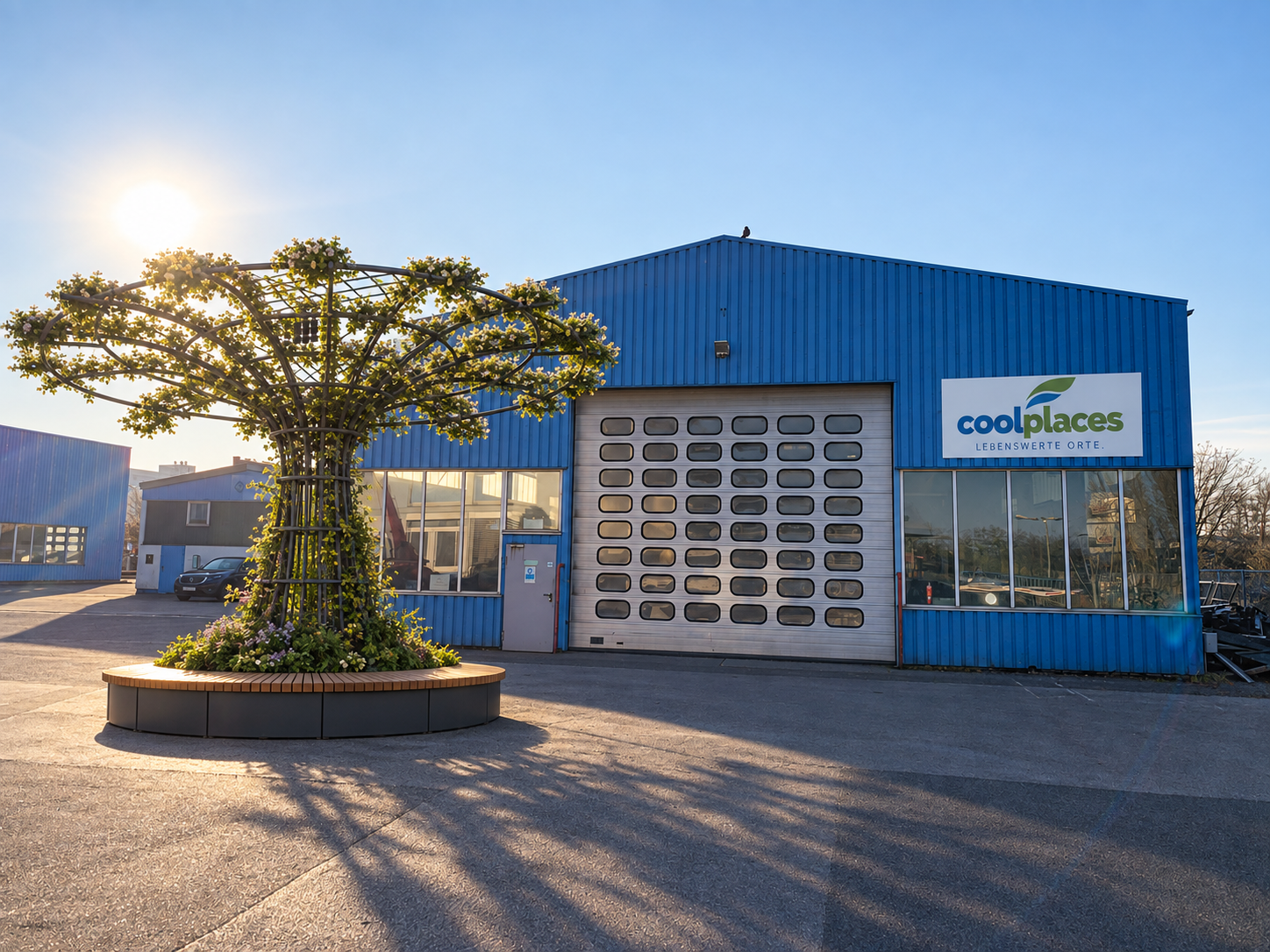 Visualisierung der Fertigungshalle in Krefeld mit coolplaces-Schild und Urban Tree auf dem Vorplatz